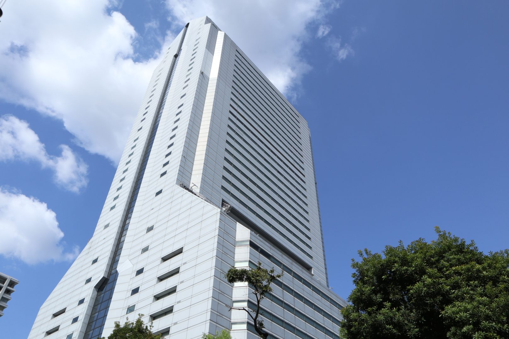 NECの株価推移と事業を確認する投資家
